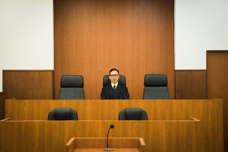 刑事裁判の流れ｜起訴から判決まで