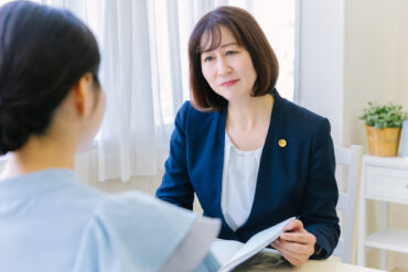 離婚の弁護士費用はいくら？相場と抑えるコツ